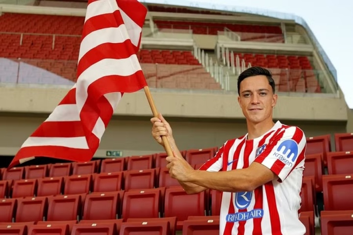 星空官网-拉斯帕多里：这是一场梦，我非常高兴和自豪能够穿上马竞的球衣